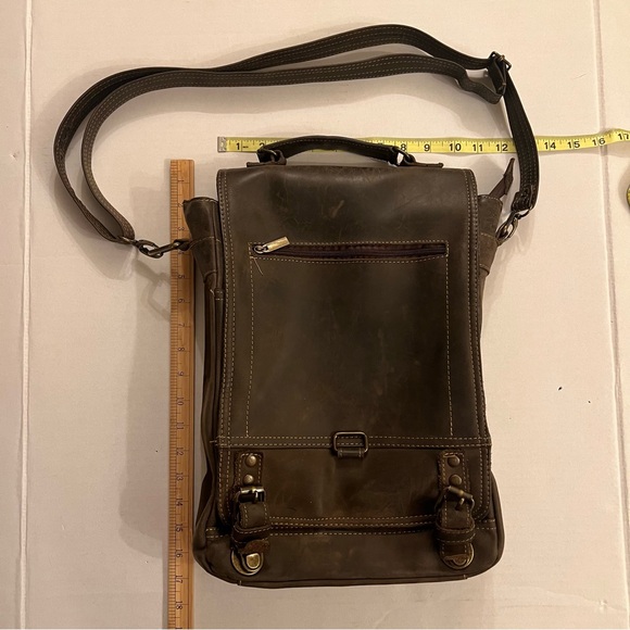 Unisex Brown Leather adjustable crossbody shoulder messenger or backpack - Picture 15 of 16